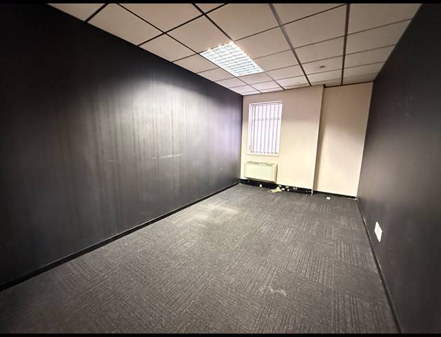 377M² OFFICE TO LET IN ROSEBANK